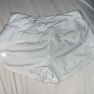 Size 2 which is equivalent to an xs